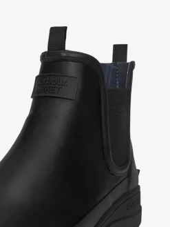 ARKET und Barbour Stiefel