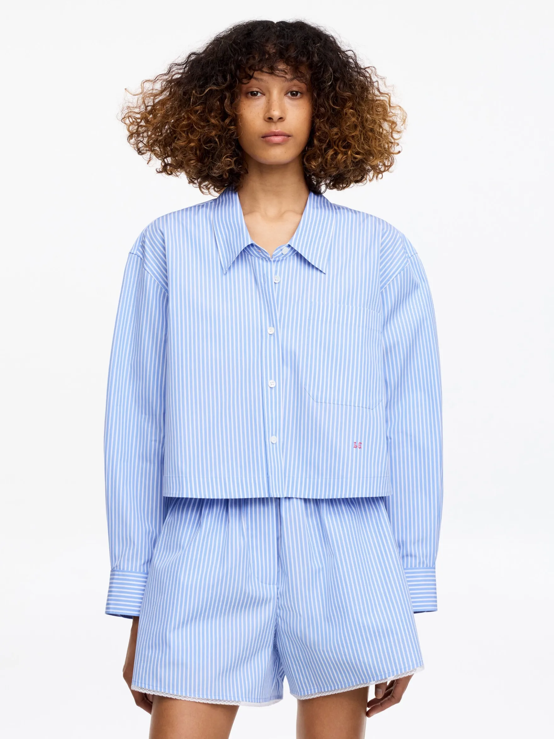 ARKET und Laila Gohar Cropped-Hemd