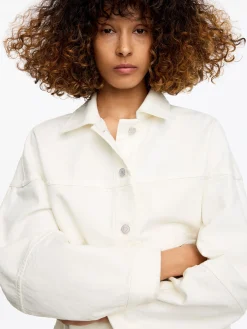 ARKET und Laila Gohar Jacke