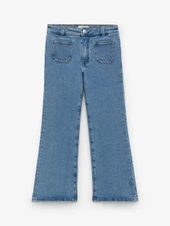 Ausgestellte Jeans