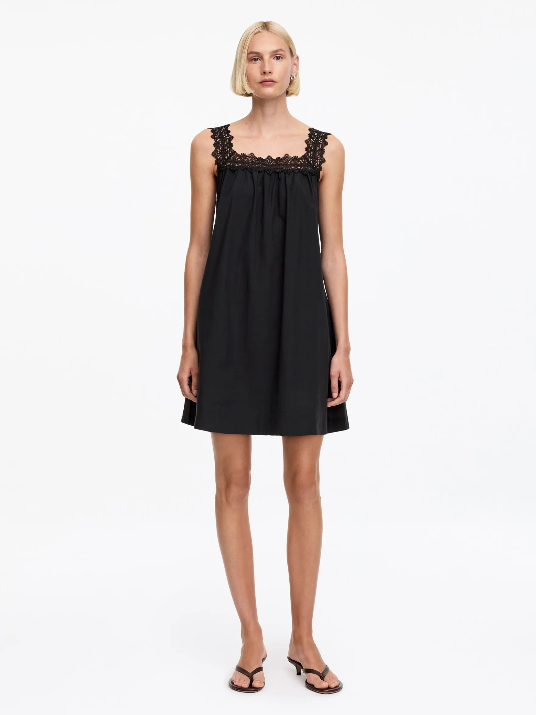 Baumwollkleid mit Spitzenbesatz