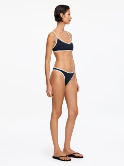Bikinihose mit kontrastfarbiger Einfassung