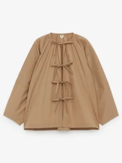 Bluse mit Bindedetails