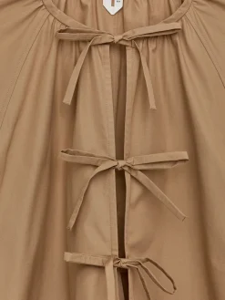 Bluse mit Bindedetails