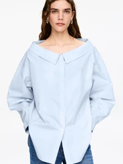 Bluse mit weitem Ausschnitt