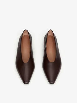 Flacher Lederschuh