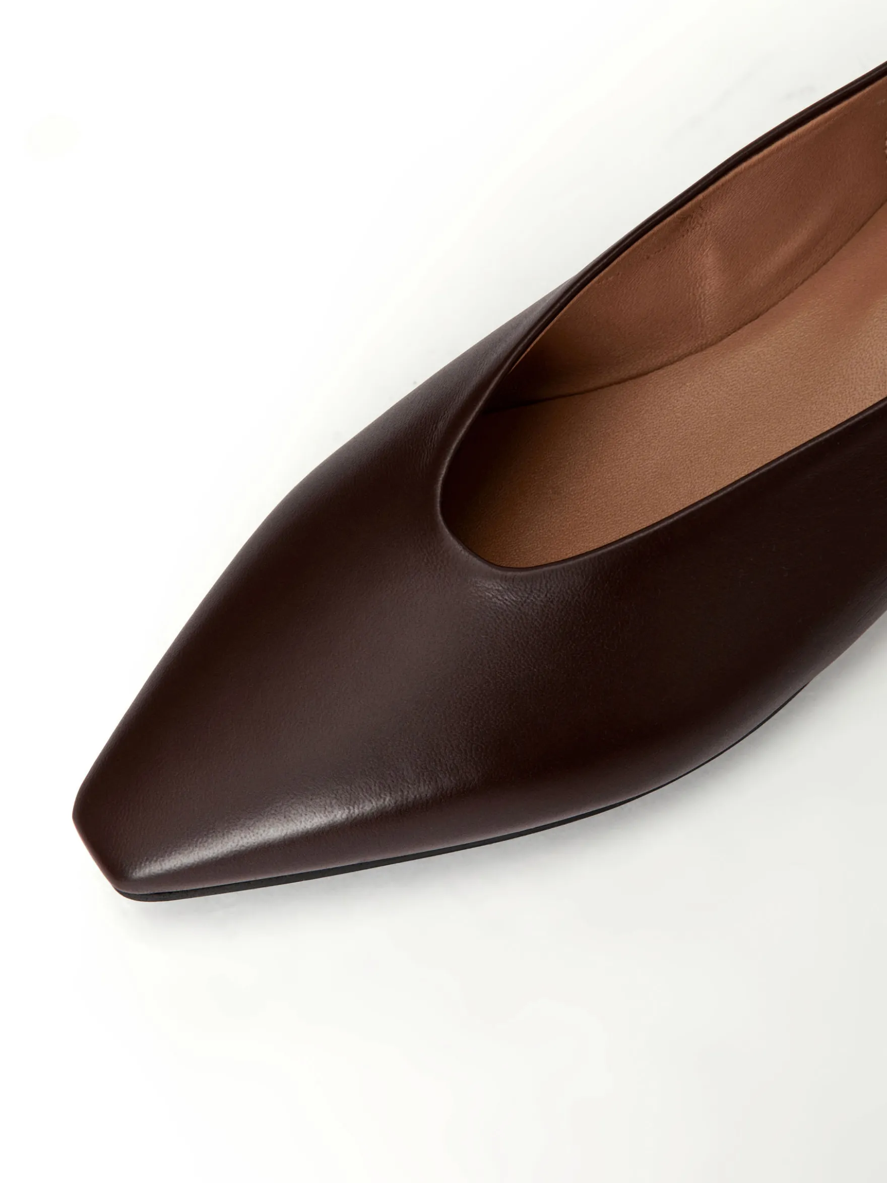 Flacher Lederschuh