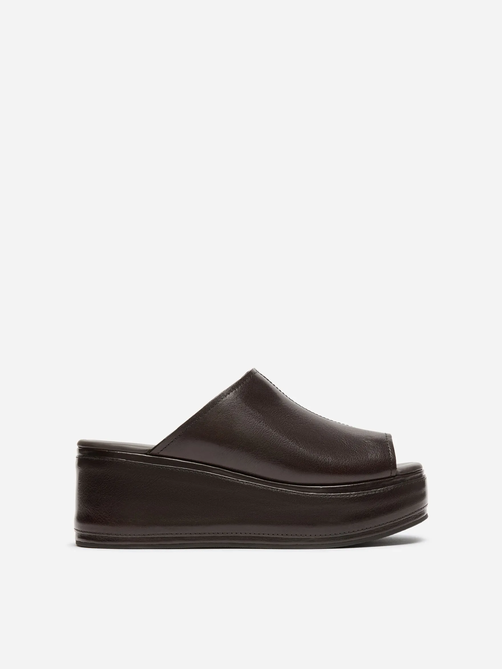 Flatform-Sandale aus Leder