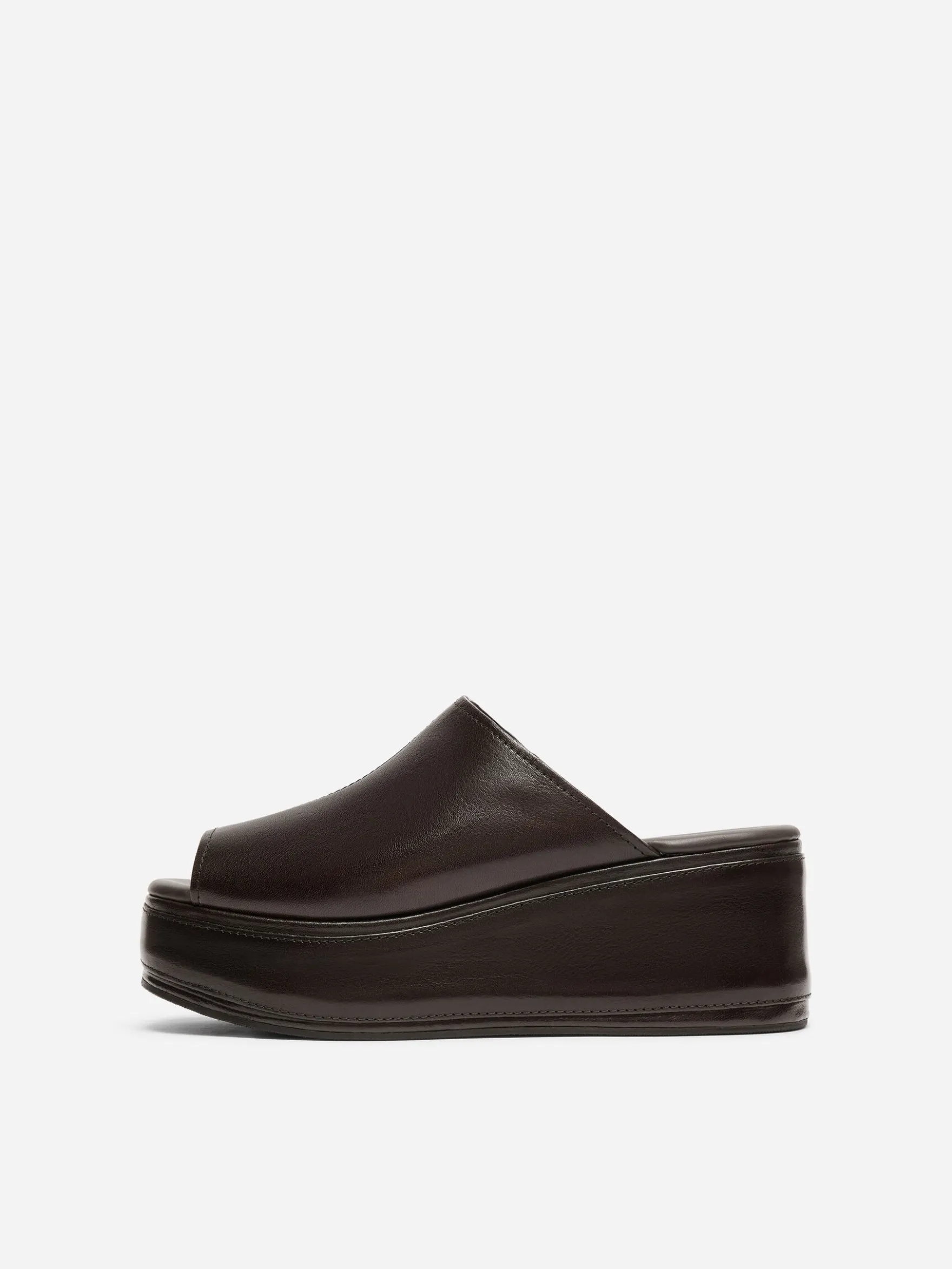 Flatform-Sandale aus Leder