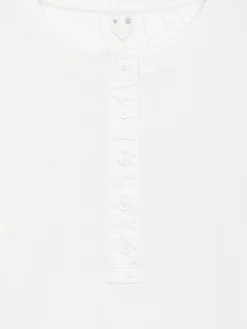Geknöpftes T-Shirt