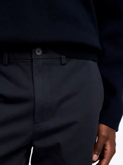 Gerade geschnittene Chino aus Baumwolle
