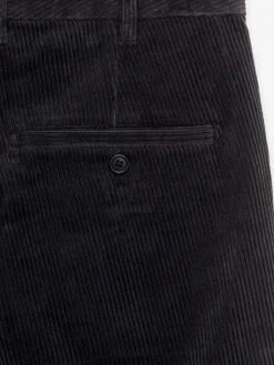 Gerade geschnittene Chinohose aus Cord