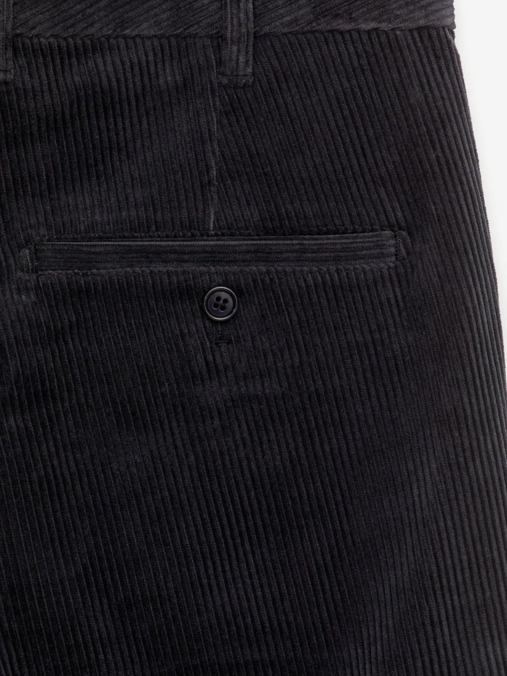 Gerade geschnittene Chinohose aus Cord
