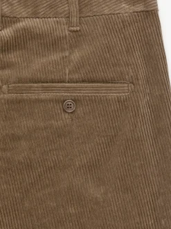 Gerade geschnittene Chinohose aus Cord