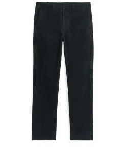 Gerade geschnittene Chinohose aus Cord