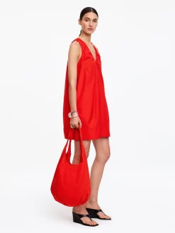 Gerafftes Kleid mit V-Ausschnitt