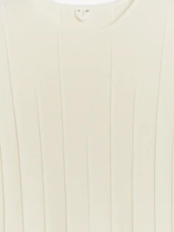 Geripptes Kleid mit Flügelärmeln