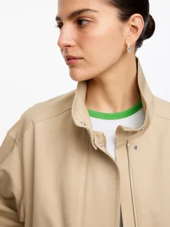 Geripptes T-Shirt