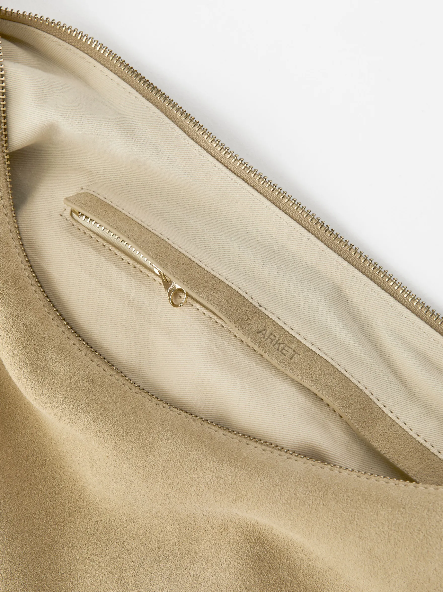 Geschwungene Tasche aus Spaltvelours