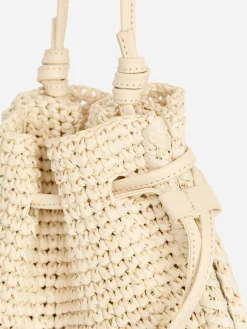 Gewebte Pouch aus Stroh