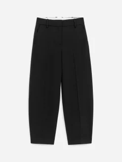 Hose mit Barrel Leg und Reißverschlussdetails