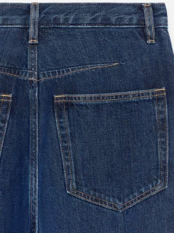 Jeans mit abgerundetem Bein