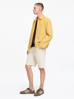 Jeansshorts im Workwear-Look