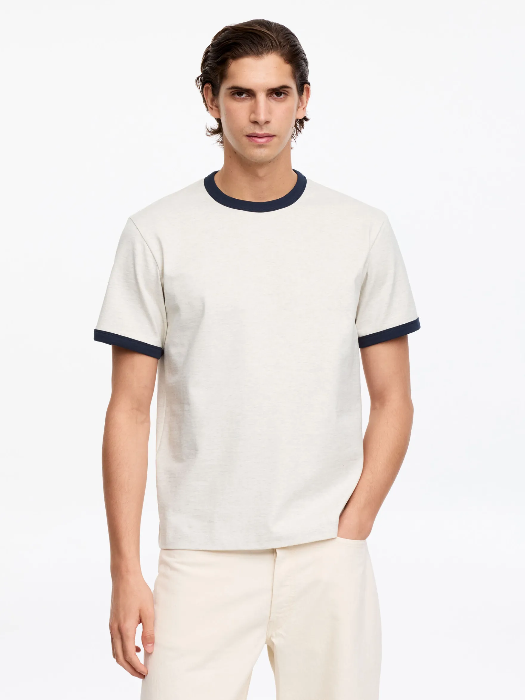 Körpernahes T-Shirt