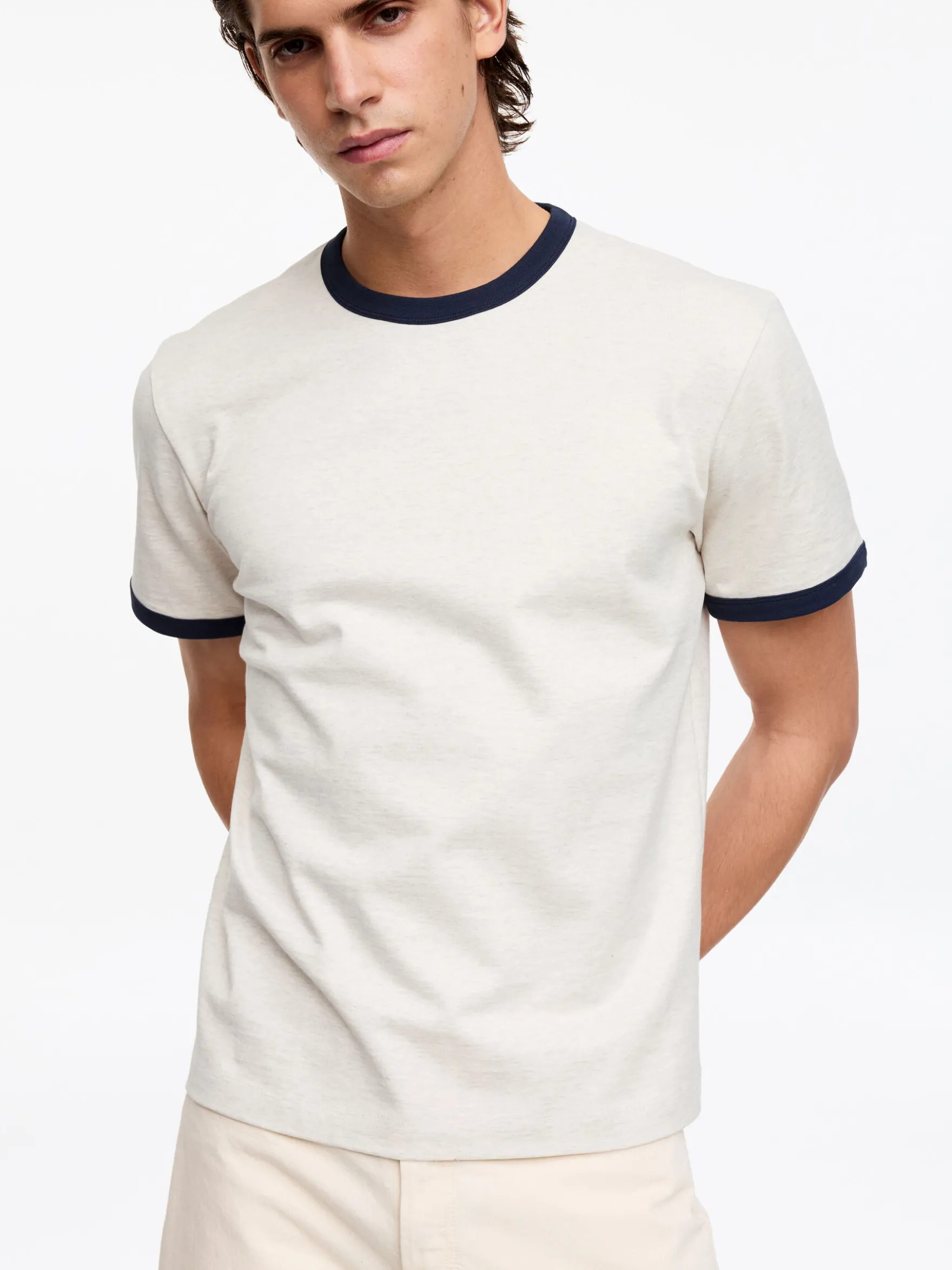 Körpernahes T-Shirt