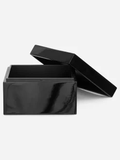 Lackierte Box: 17 x 17 cm