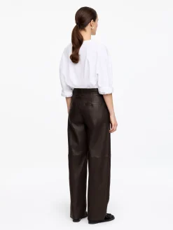 Lederhose mit Barrel Leg