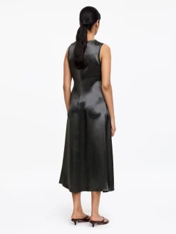 Midikleid aus Satin mit Crinkle-Effekt