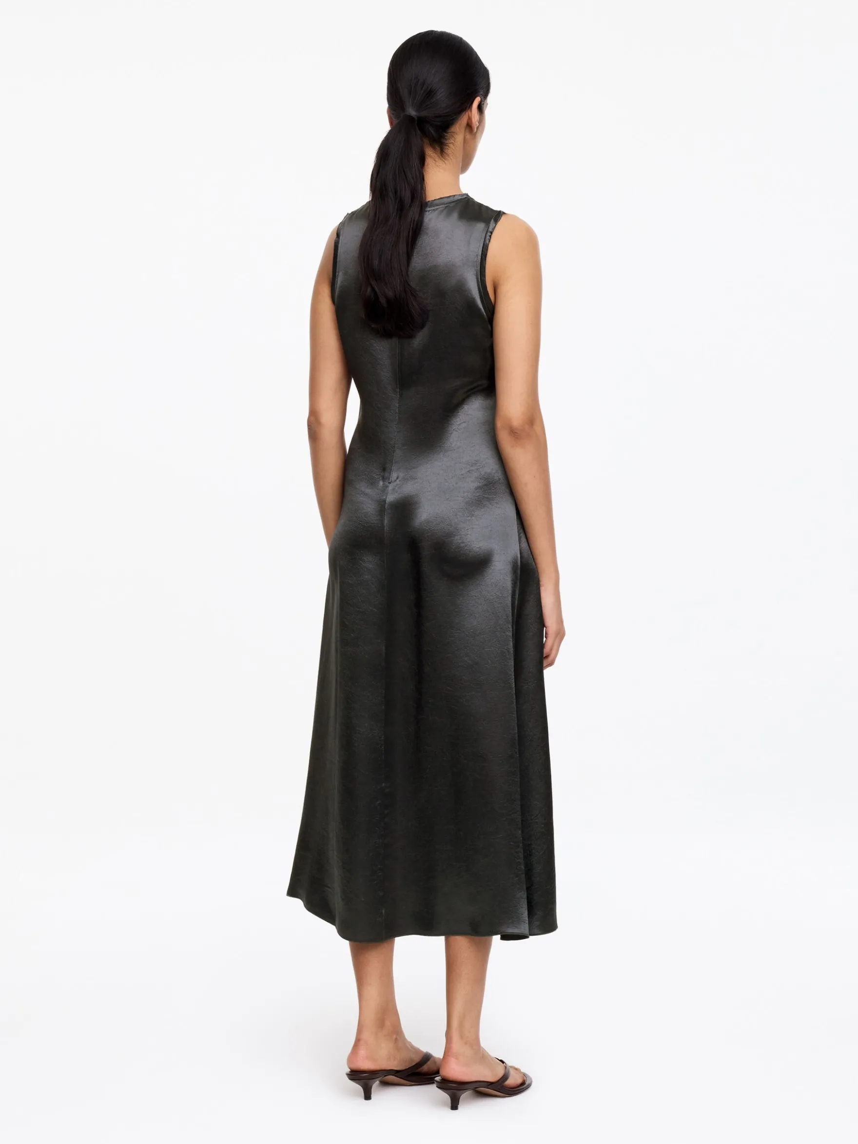 Midikleid aus Satin mit Crinkle-Effekt