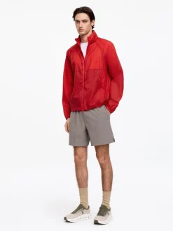 Minimalistischer Windbreaker