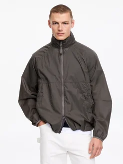 Minimalistischer Windbreaker