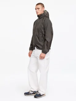 Minimalistischer Windbreaker