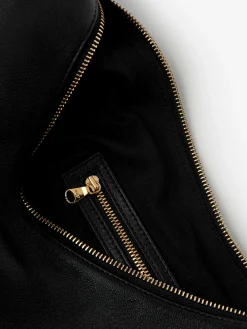 Mittelgroße, geschwungene Schultertasche