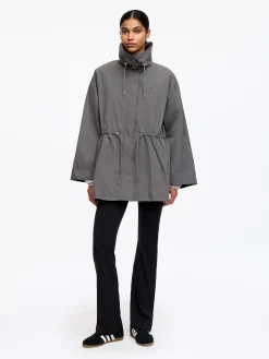 Nylonjacke mit hohem Kragen