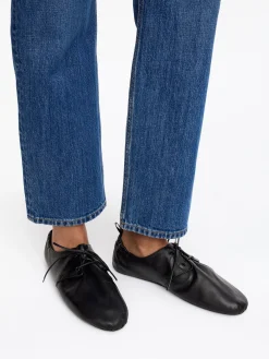 Schnürschuh aus weichem Leder