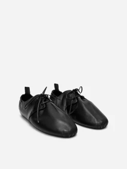 Schnürschuh aus weichem Leder