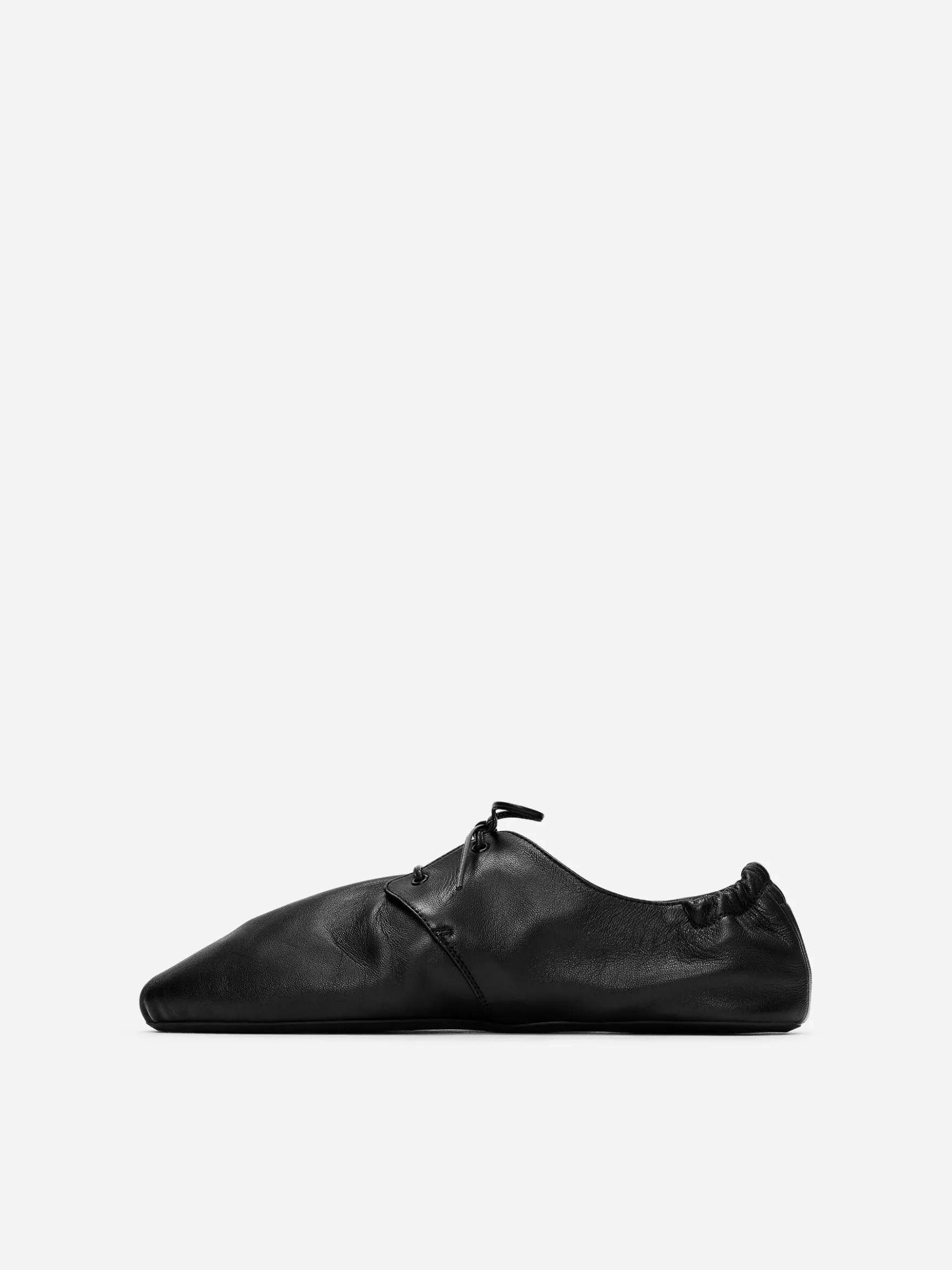 Schnürschuh aus weichem Leder