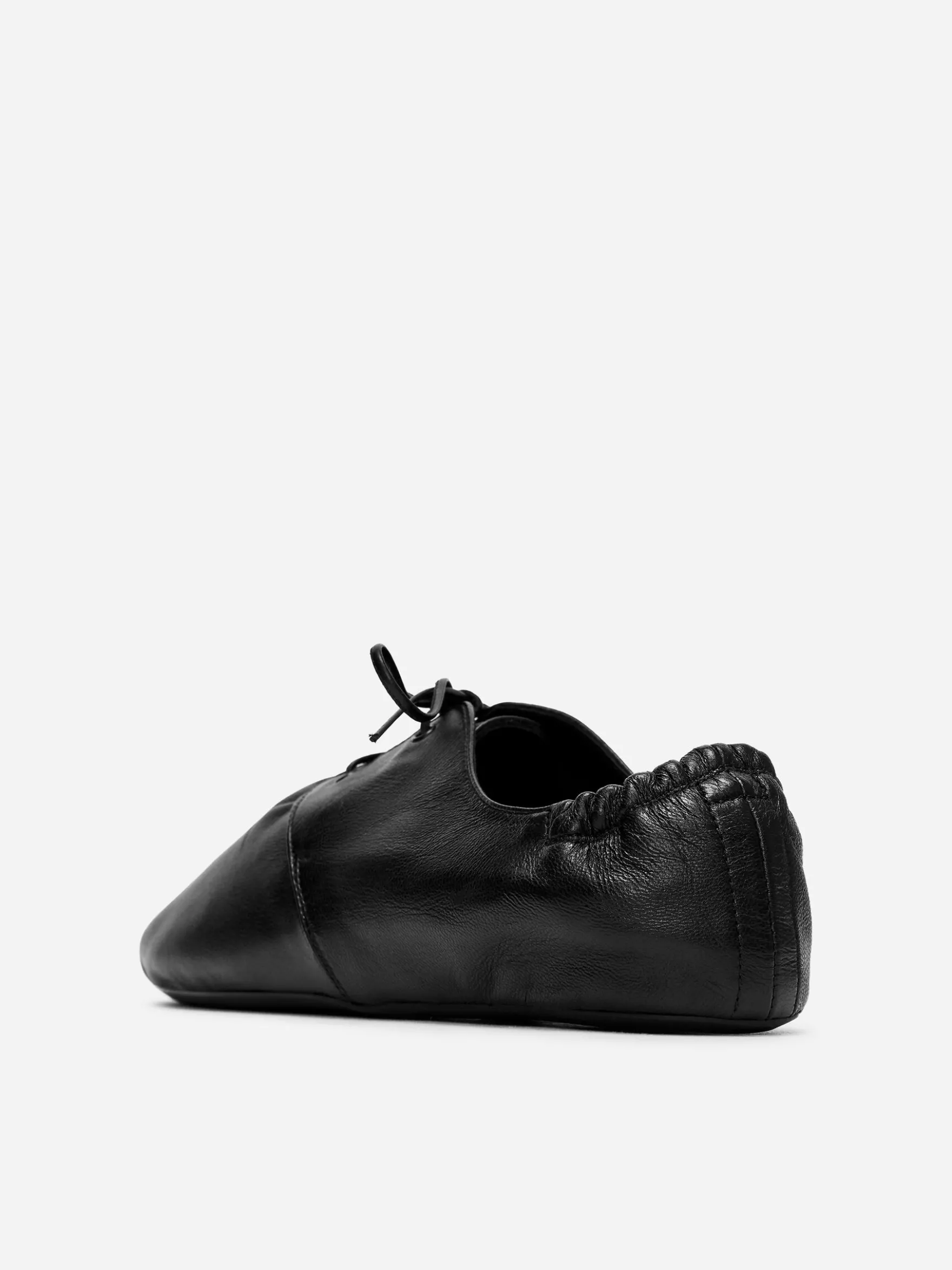 Schnürschuh aus weichem Leder