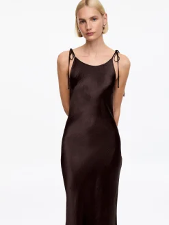 Slipkleid aus Satin mit Crinkle-Effekt