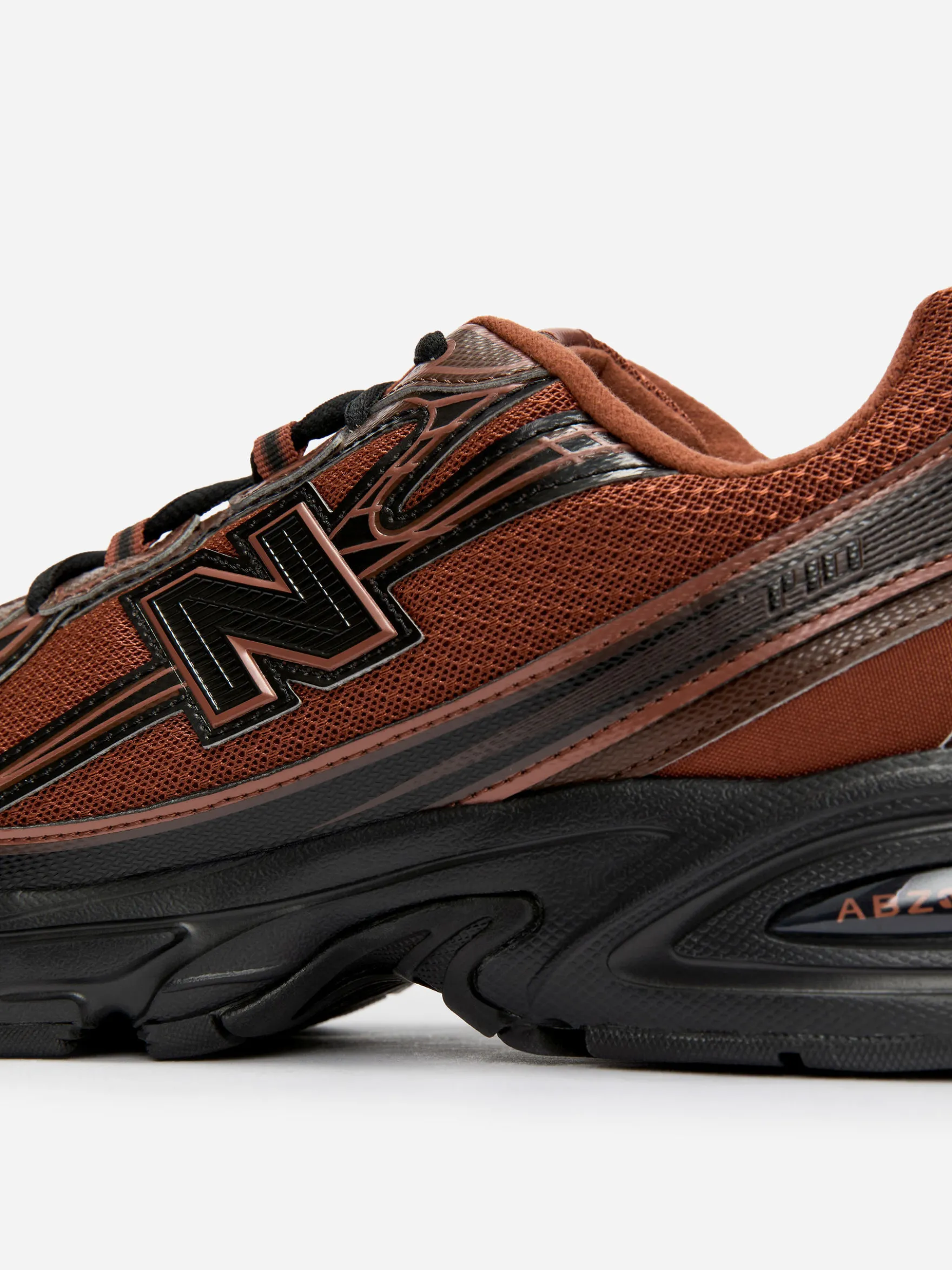 Sneaker 740 von New Balance