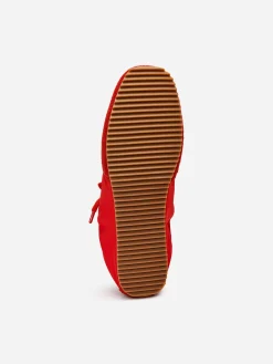 Sneaker aus Spaltvelours und Nylon