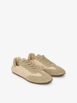 Sneaker aus Spaltvelours und Nylon
