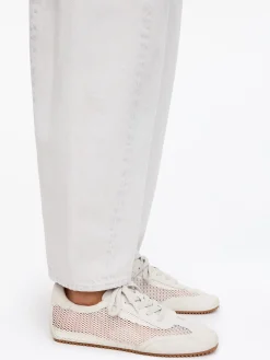 Sneaker aus Spaltvelours und Mesh