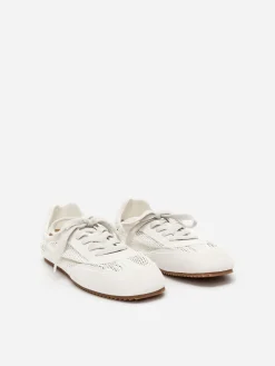 Sneaker aus Spaltvelours und Mesh