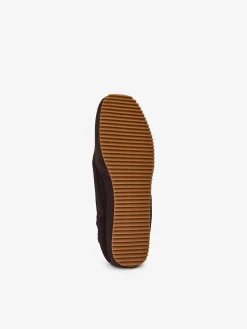 Sneaker aus Spaltvelours und Nylon