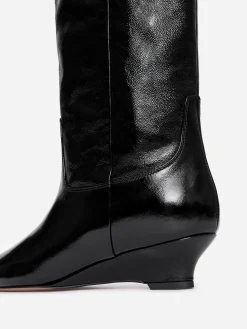 Stiefel aus glänzendem Leder